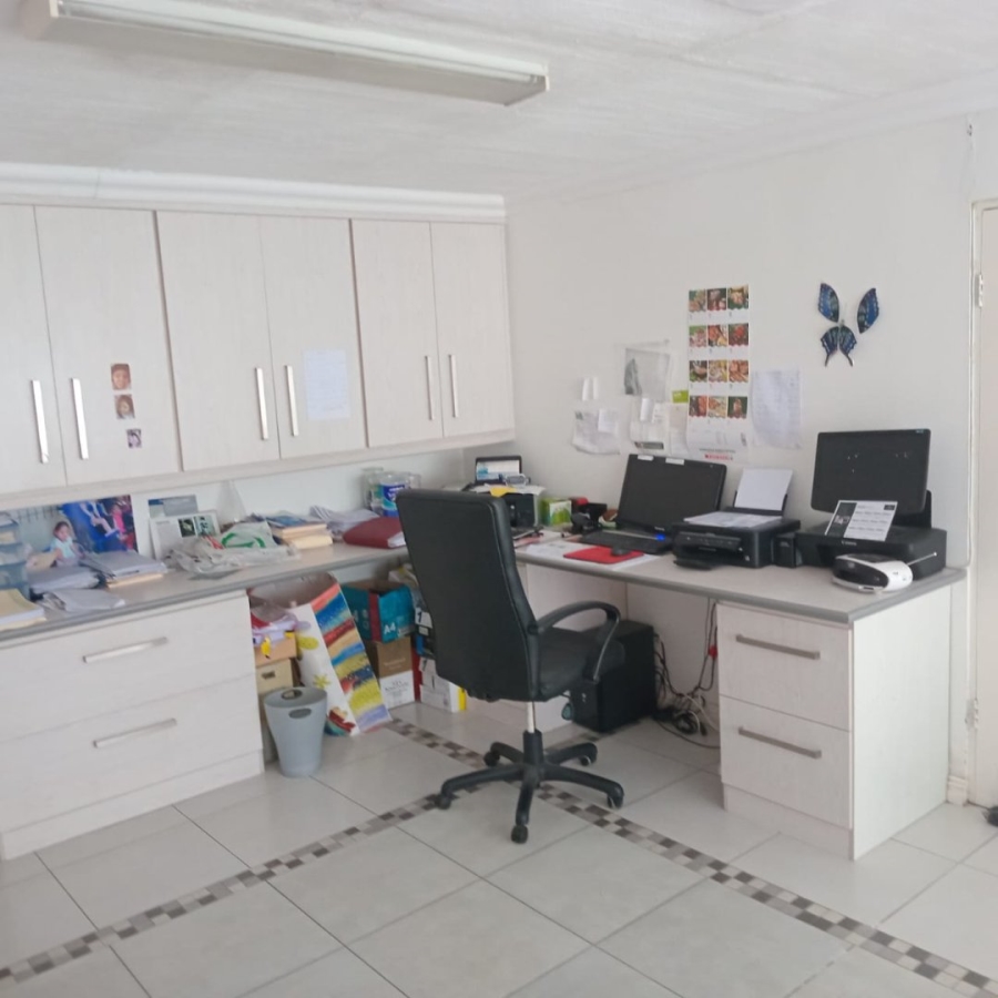 4 Bedroom Property for Sale in Dorchester Heights Eastern Cape